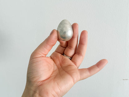 "hold me" Egg Worry Stone